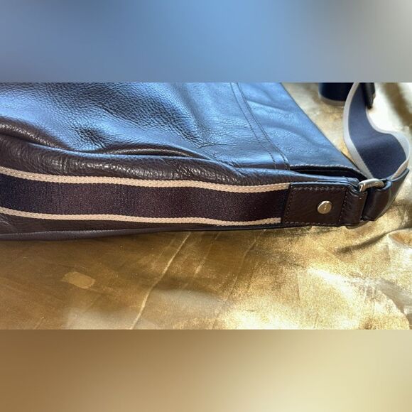 Coach large messenger bag. Chocolate leather. Like new. No call outs. - Picture 9 of 13
